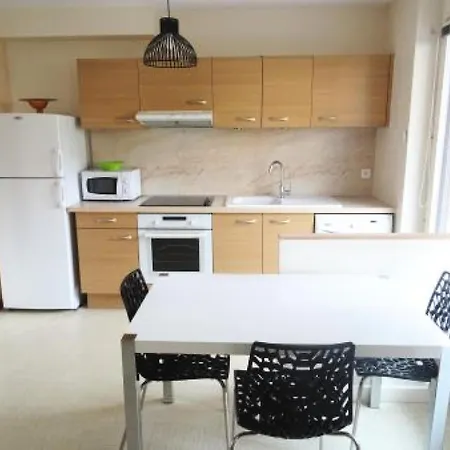 Montcalm C - Douillet Dans Avec Piscine Et Tennis ! Mae-6844 * エクスレバン