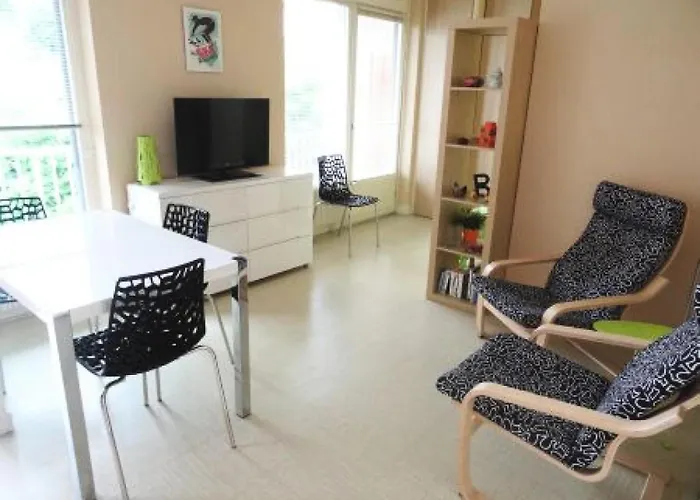 Montcalm C - Douillet Dans Avec Piscine Et Tennis ! Mae-6844 *